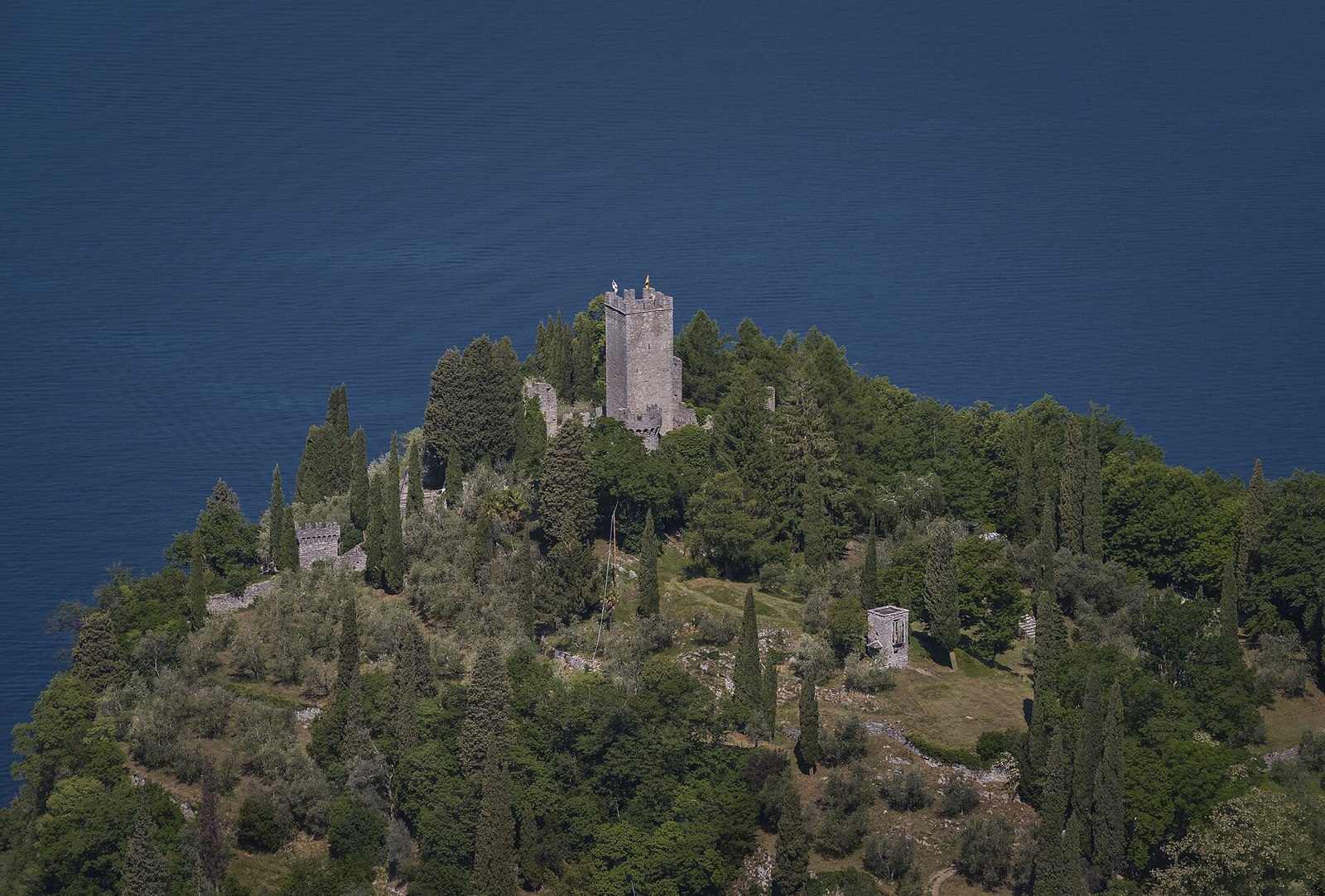 Castello di Vezio: ghosts, history, and panorama