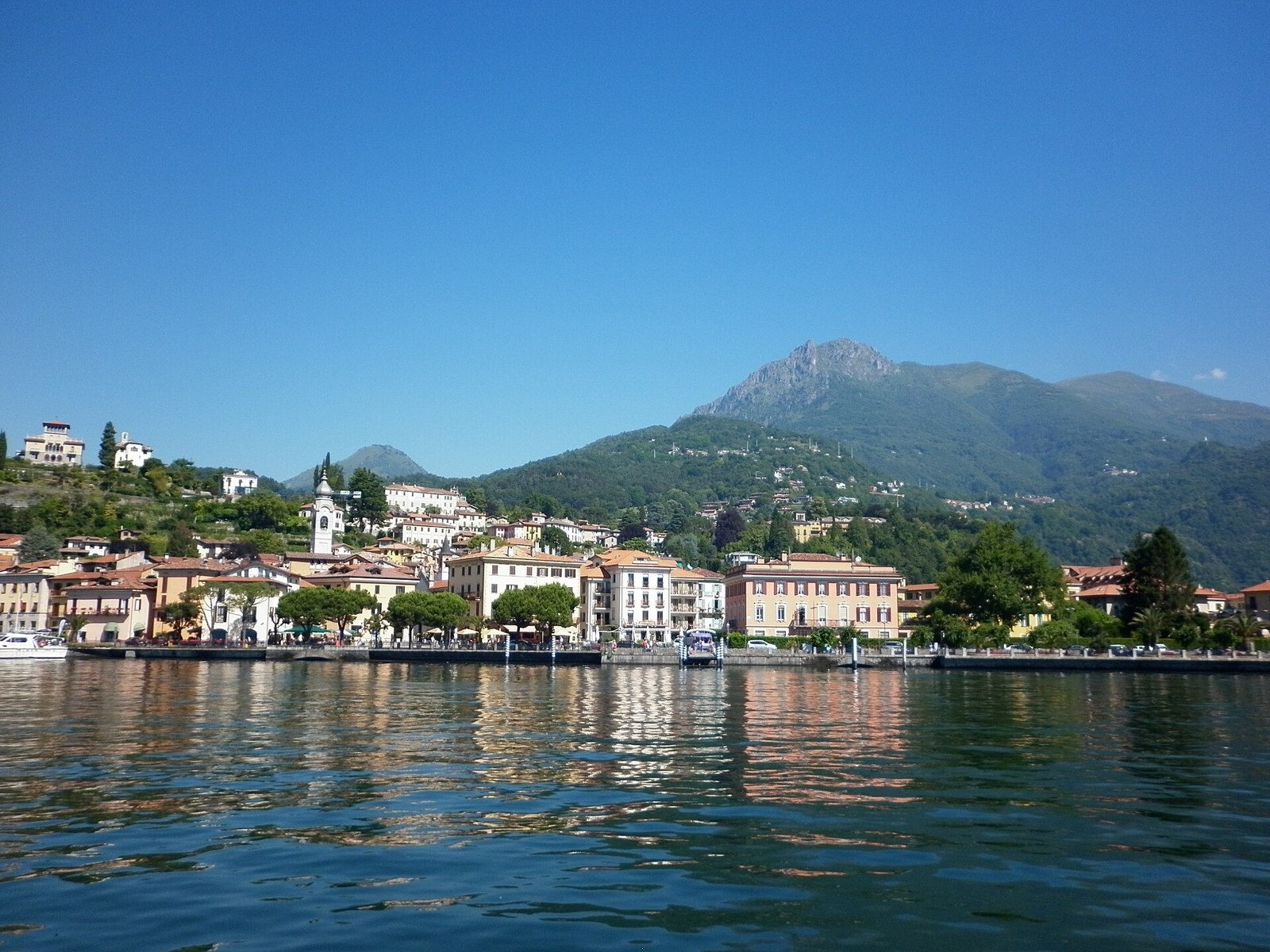 Menaggio: elegance and history on the western shore