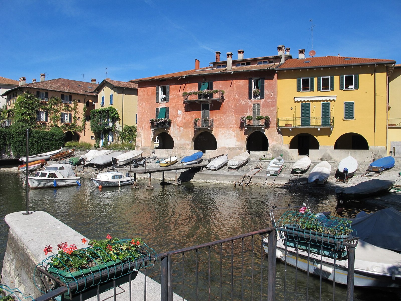 Mandello del Lario: lake, mountain, and Moto Guzzi