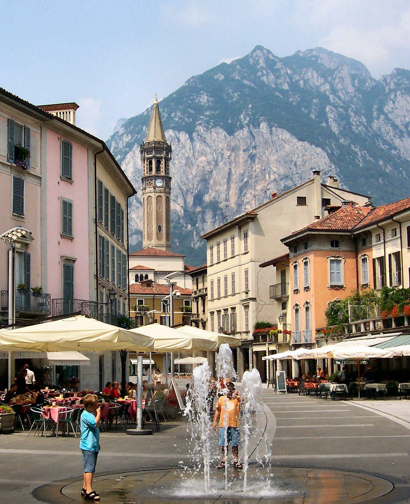 Lecco: what to see between Manzoni and the lake