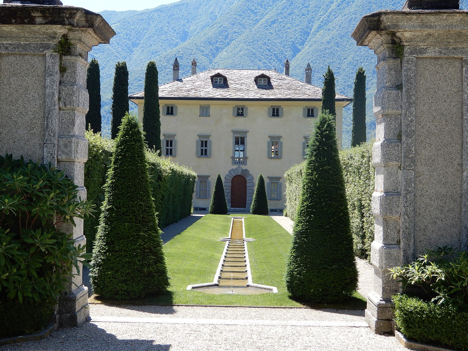 Villa Balbiano: frescoes, gardens, and House of Gucci