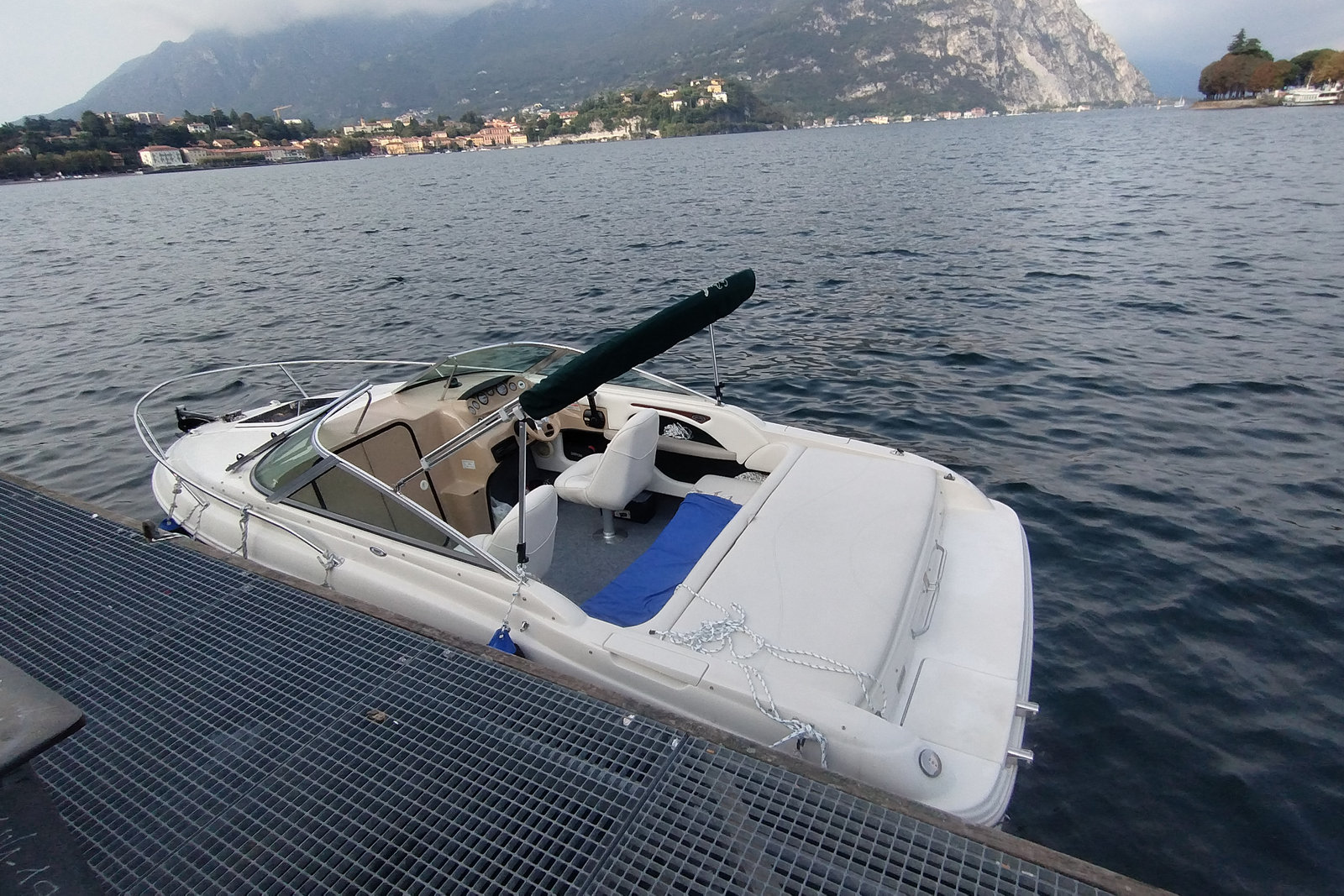 Sea Ray 190 Cabin on Lake Como